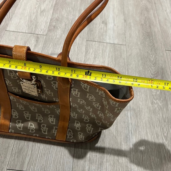 Dooney & Bourke Signature Monogram Tote Bag Tan Brown Leather Trim - Picture 9 of 14